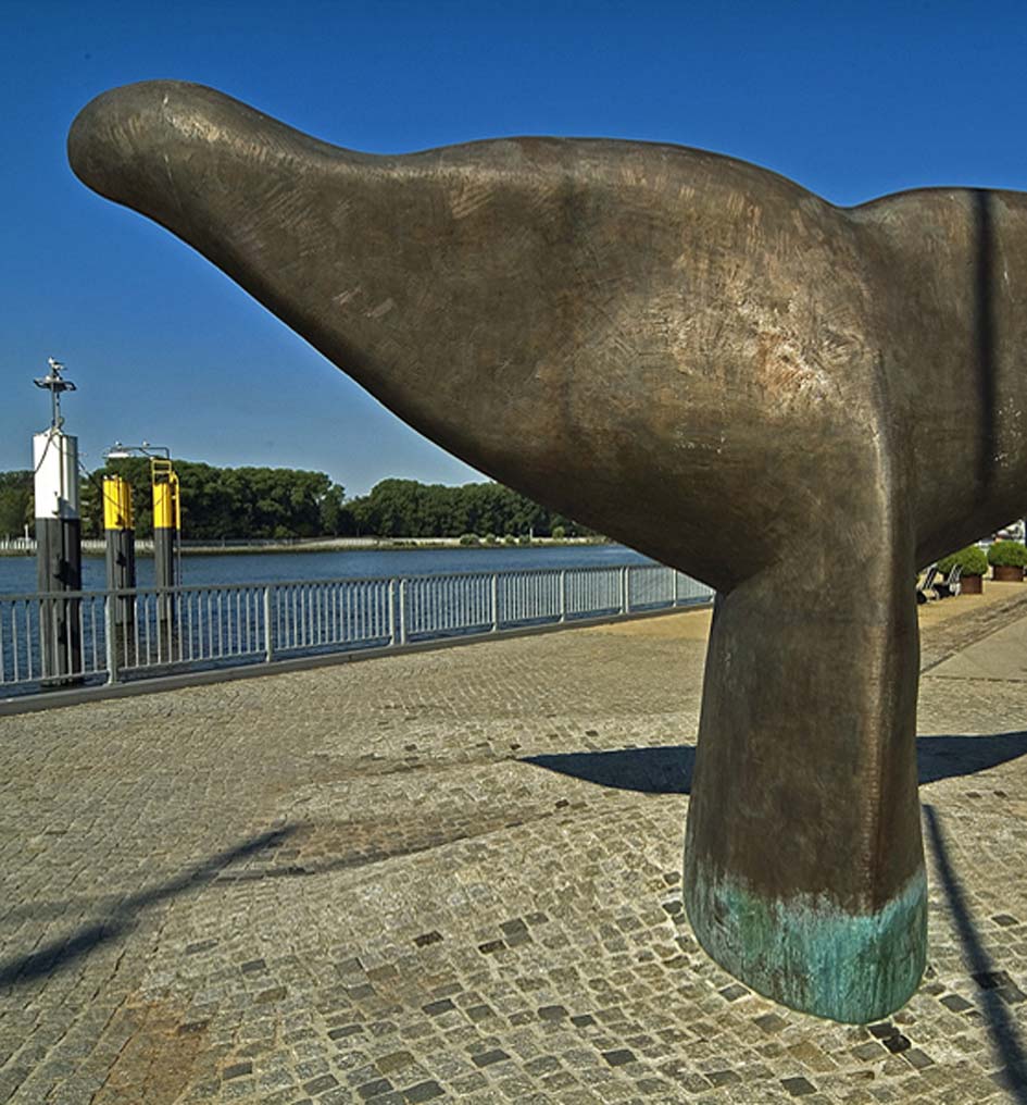 Bronzefigur Walflunke